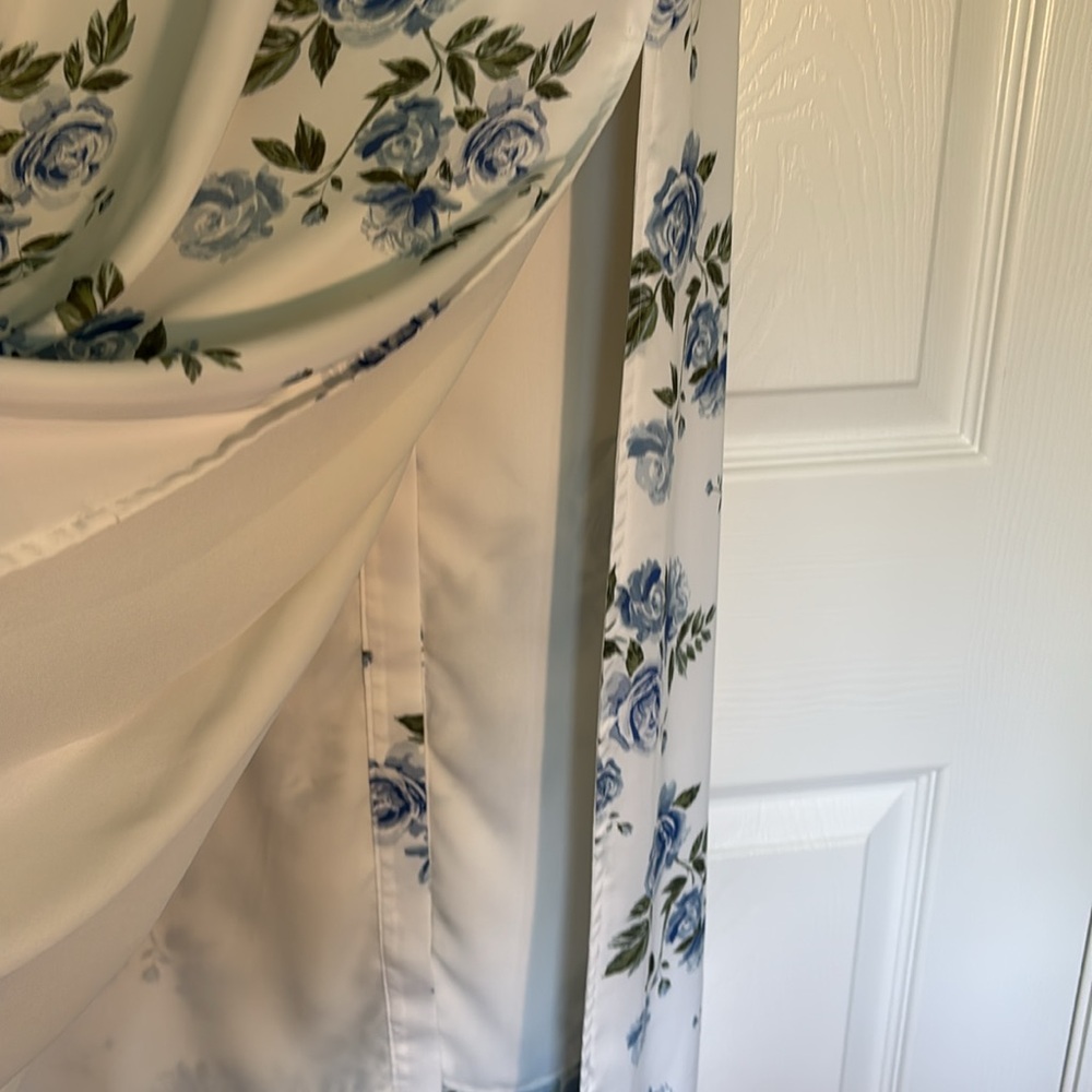 L'Academie Cream and Blue Floral dress sz Medium - Picture 11 of 11